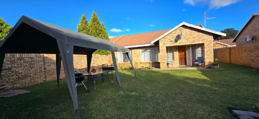 2 Bedroom Property for Sale in Flamwood North West